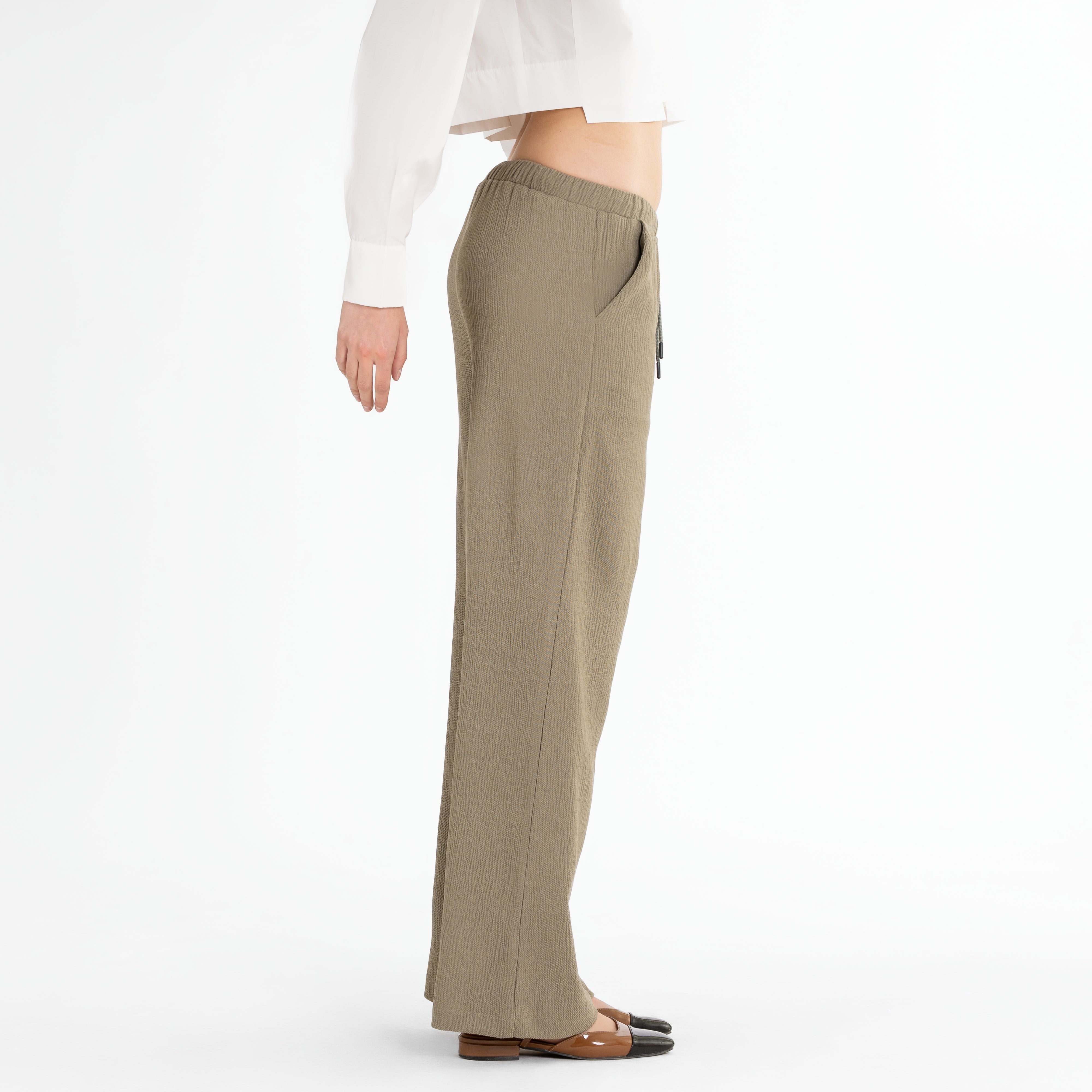 Wide-Leg Tailored Pants